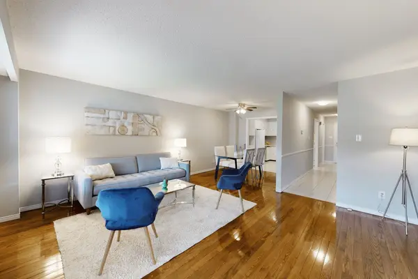 62 Valdor DR, Toronto E07, ON M1V 1R4