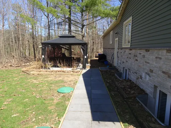 32 Mills CIR, Springwater, ON L0L 1X0