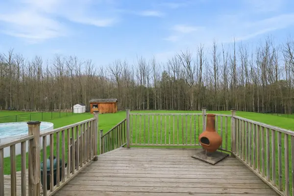 10 Basswood DR, Wasaga Beach, ON L9Z 0A9