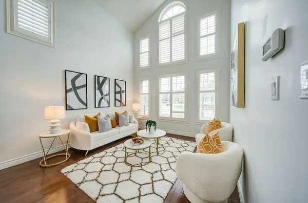 5041 Dryden AVE, Burlington, ON L7L 6G8