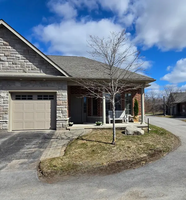 2 Calberry CT, Selwyn, ON K0L 2H0