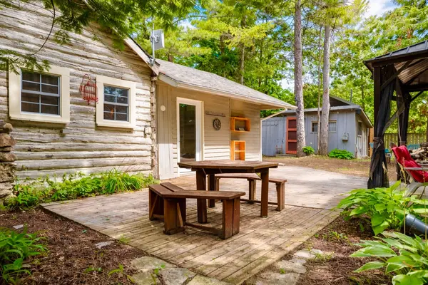 7 6TH AVE S, Native Leased Lands, ON N0H 2G0