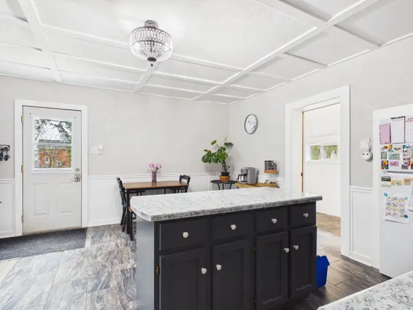 6 Mary ST, Brockton, ON N0G 2V0