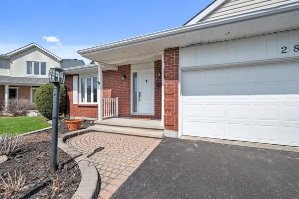 28 Halley ST, Barrhaven, ON K2J 3W2