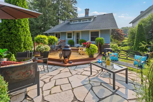 5761 Prince Edward AVE, Niagara Falls, ON L2G 5J4