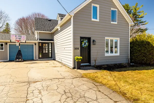 308 St George ST, Mississippi Mills, ON K0A 1A0