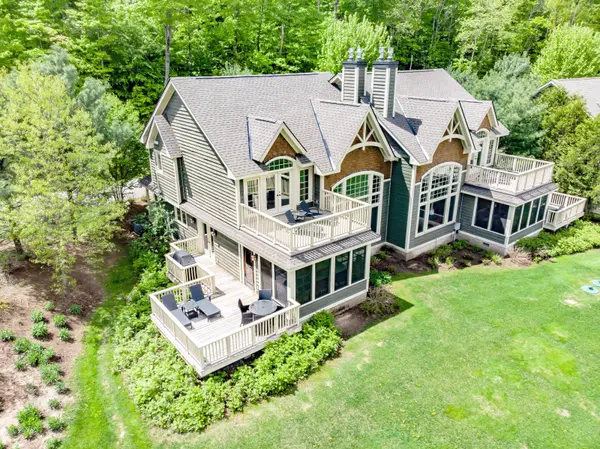 3876 Muskoka Rd 118 HWY W #Sandfield 5 W10, Muskoka Lakes, ON P0B 1J0