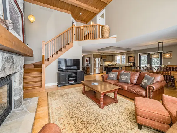 3876 Muskoka Rd 118 HWY W #Sandfield 5 W10, Muskoka Lakes, ON P0B 1J0