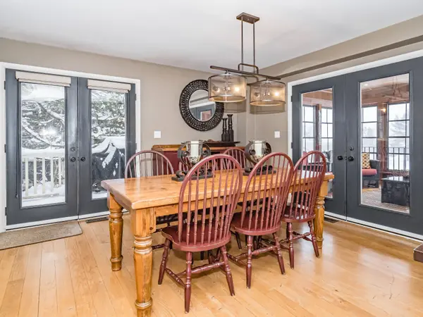 3876 Muskoka Rd 118 HWY W #Sandfield 5 W10, Muskoka Lakes, ON P0B 1J0