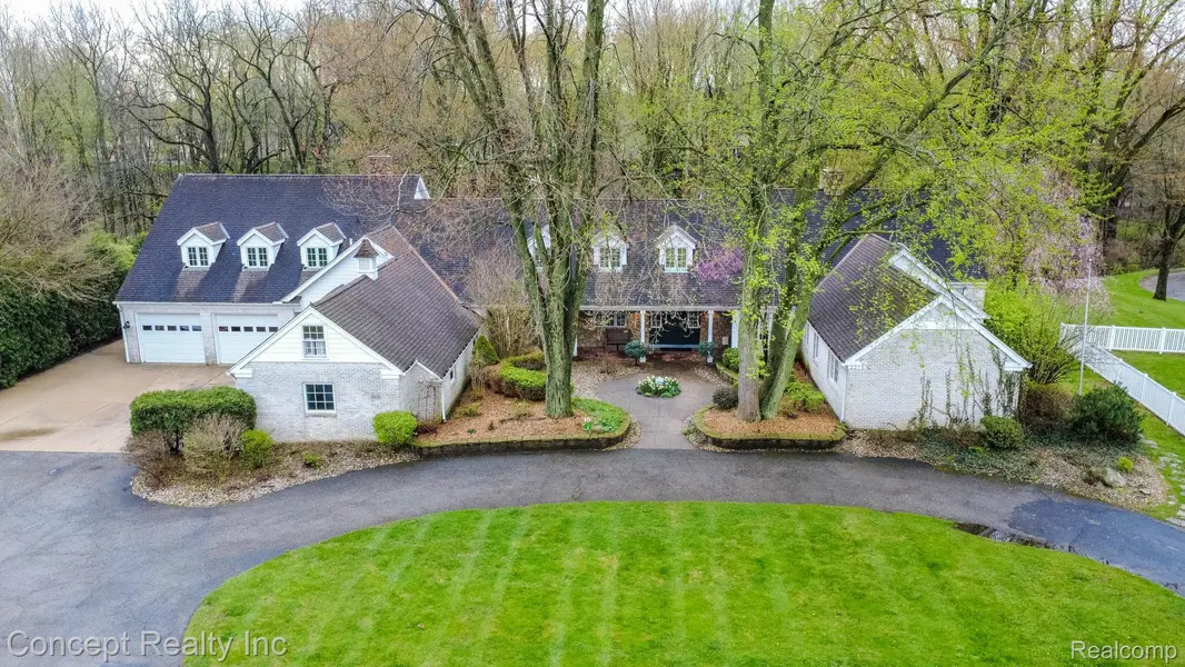 3215 Edgevale DR, Bedford Township, MI 48144