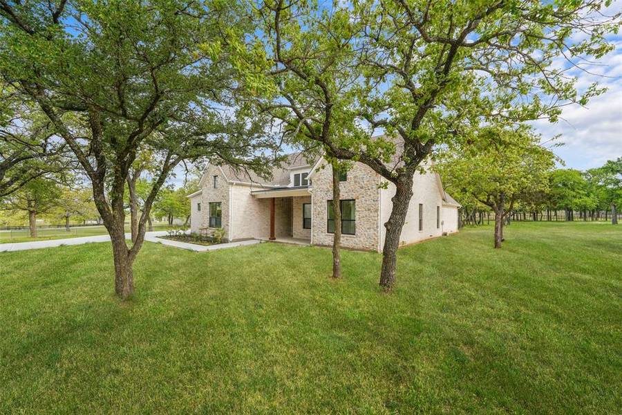 1000 Bluebonnet Ridge, Weatherford, TX 76087