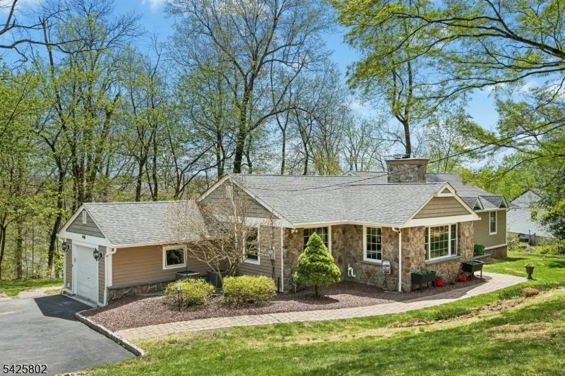 49 Preston Dr, Long Hill Twp., NJ 07933
