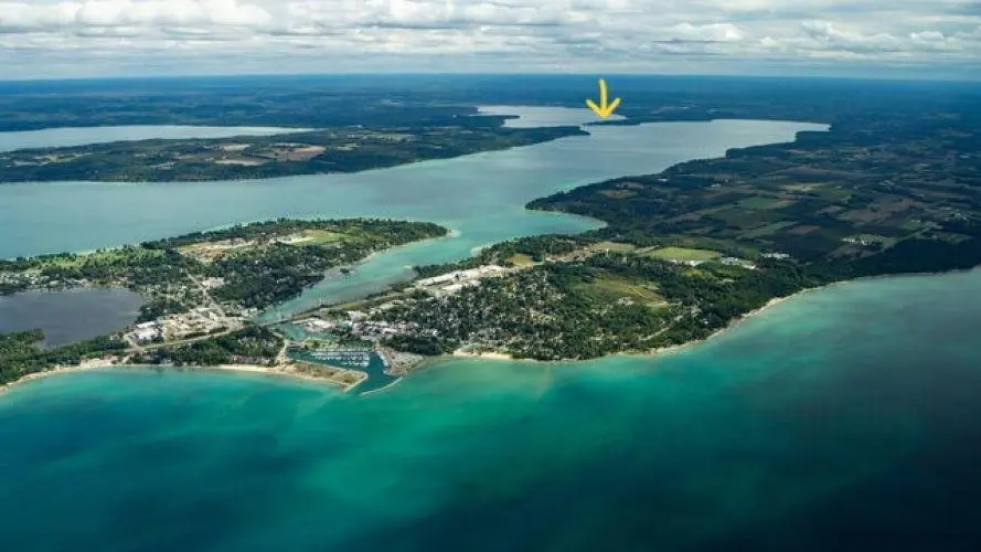 8162 Skegemog Point RD, Whitewater Twp, MI 49690