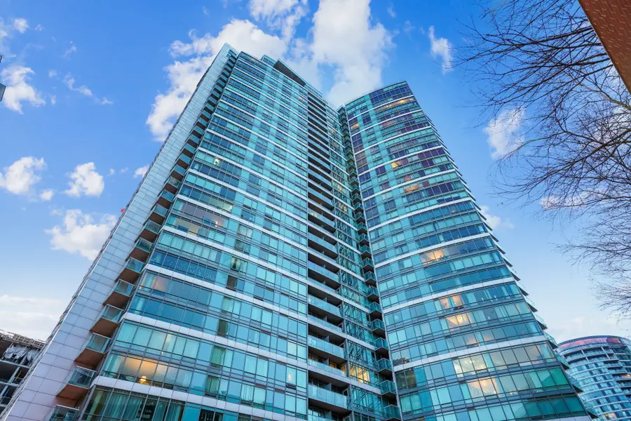 81 Navy Wharf CT S #815, Toronto C01, ON M5V 3S2