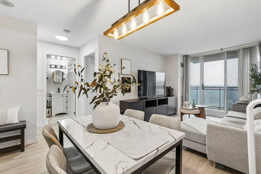 310 Red Maple RD #602, Richmond Hill, ON L4C 0T7