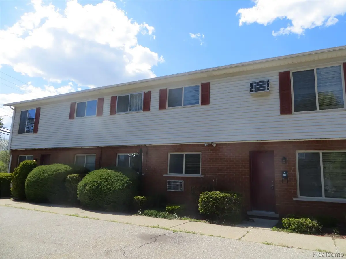 36241 Hathaway ST #5, New Baltimore, MI 48047