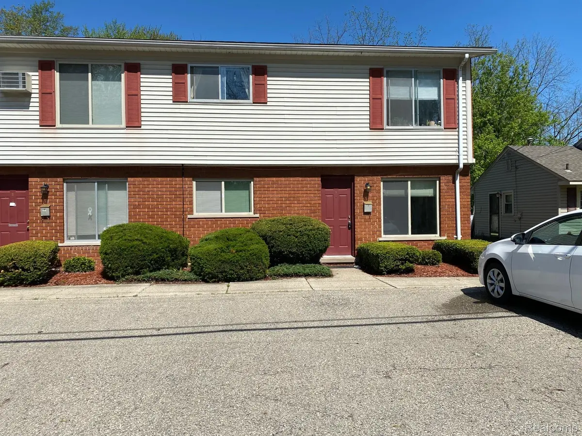 36247 HATHAWAY ST #2, New Baltimore, MI 48047