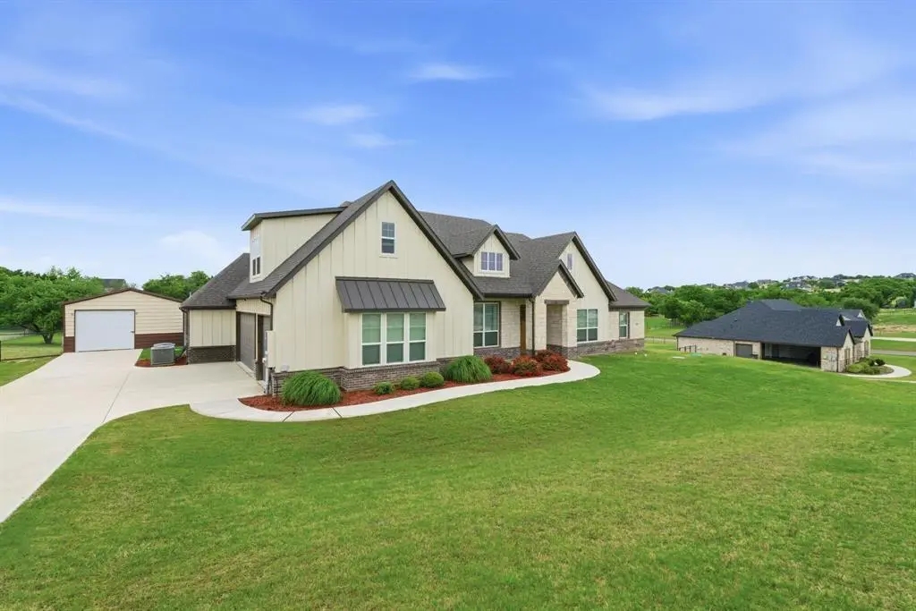 320 Oak Meadow Lane, Weatherford, TX 76085