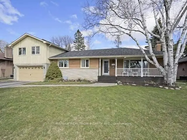 325 Cochrane ST #Upper, Whitby, ON L1N 5J4