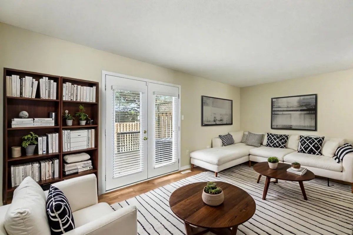 1535 Trossacks AVE #4, London North, ON N5X 4R1