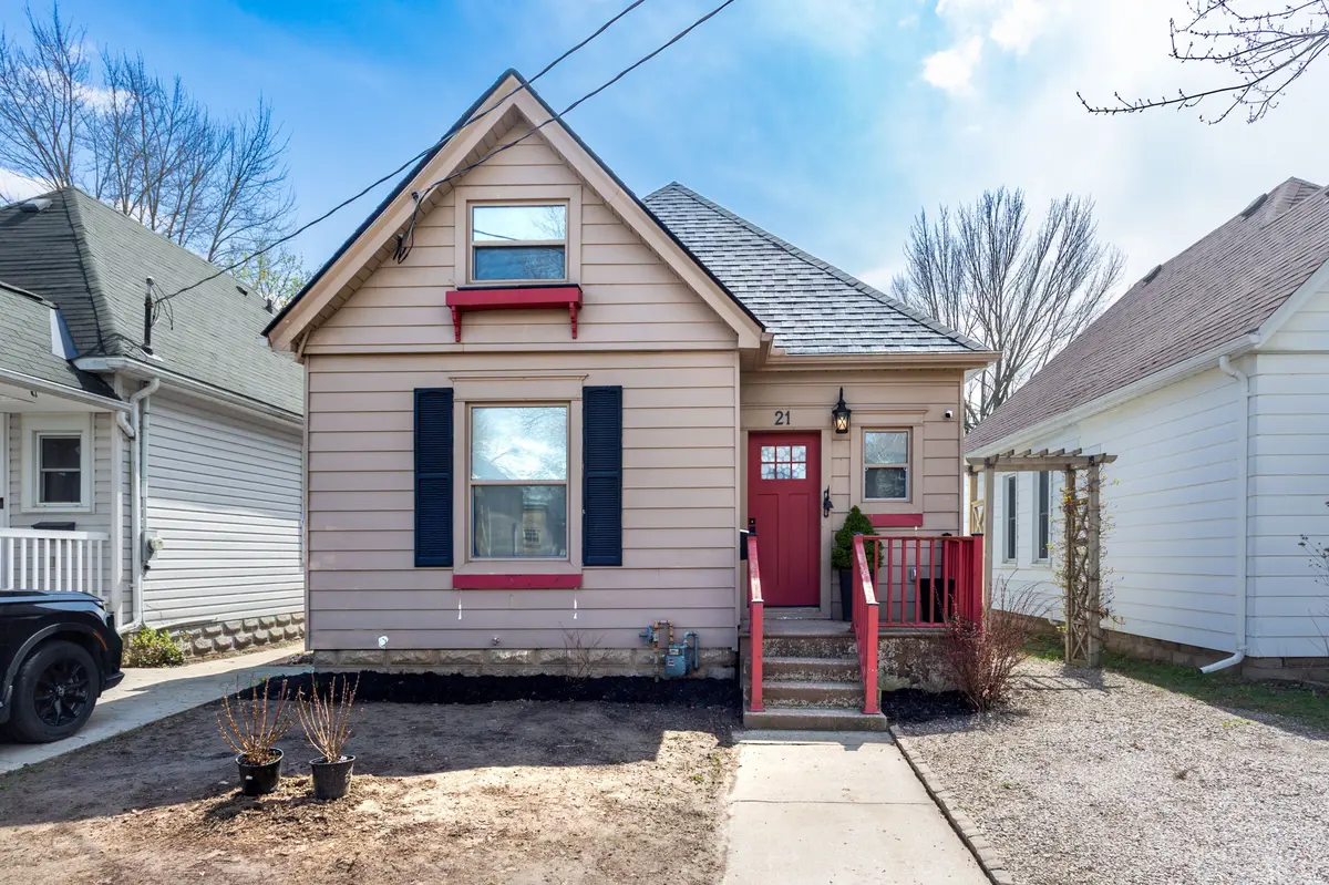 21 Maple ST, St. Thomas, ON N5R 1Y8