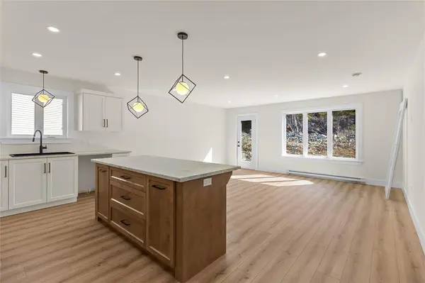 5 St. Lawrence Place, Mount Pearl, NL A1N 0K8