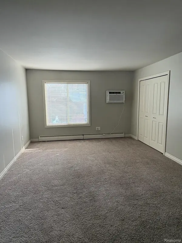 36241 Hathaway ST #5, New Baltimore, MI 48047