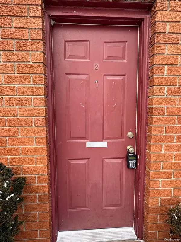 36247 HATHAWAY ST #2, New Baltimore, MI 48047