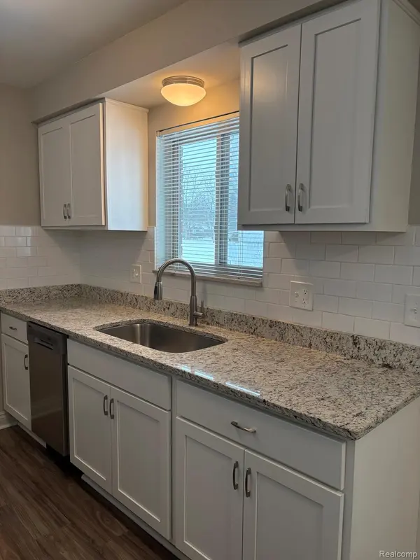 36247 HATHAWAY ST #2, New Baltimore, MI 48047