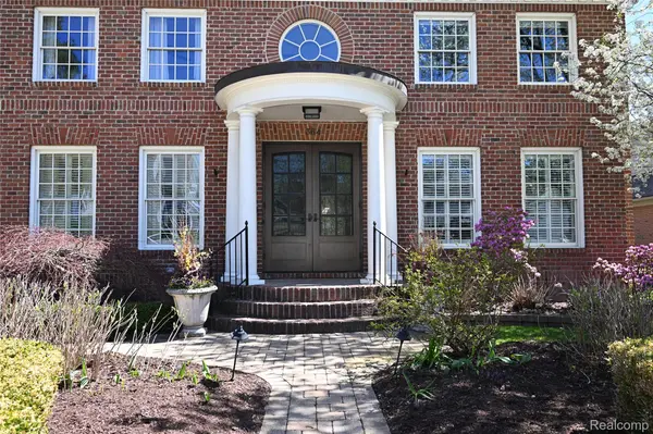 364 Chesterfield AVE, Birmingham, MI 48009