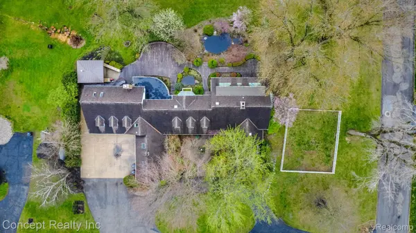 3215 Edgevale DR, Bedford Township, MI 48144