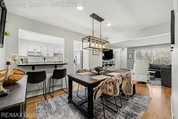 7981 Woodingham #2, West Bloomfield Charter Township, MI 48322