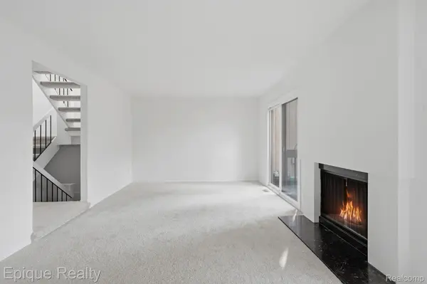 5205 Potomac RUN N, West Bloomfield Charter Township, MI 48322