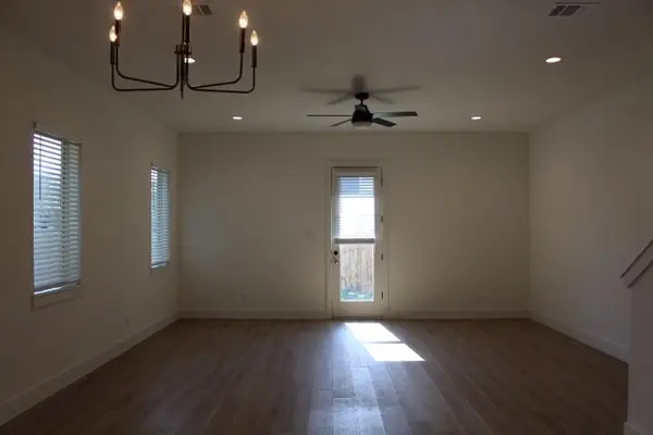 1628 E Davis Avenue, Fort Worth, TX 76104