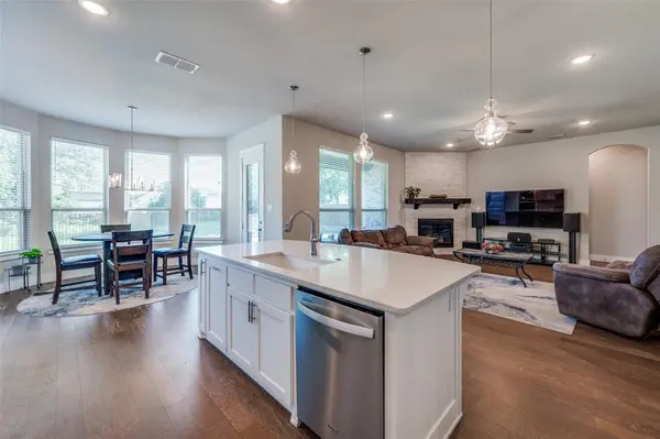 912 Fallbrook Avenue, Denton, TX 76210