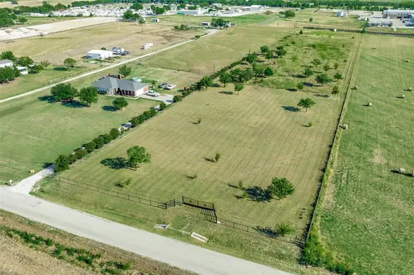 TR 28 5.0 ACRES Lois Road W, Sanger, TX 76266