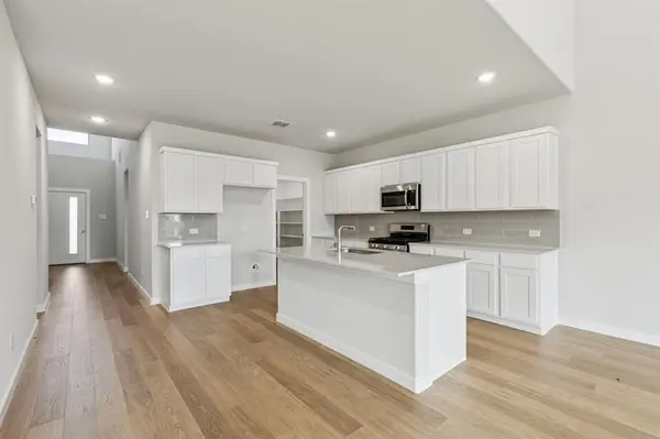 429 Hundred Acre Drive, Waxahachie, TX 75165