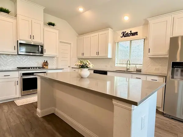 2211 Grassland Avenue, Melissa, TX 75454