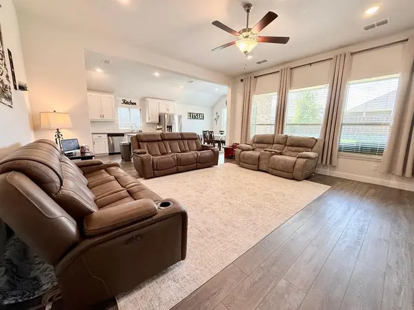 2211 Grassland Avenue, Melissa, TX 75454