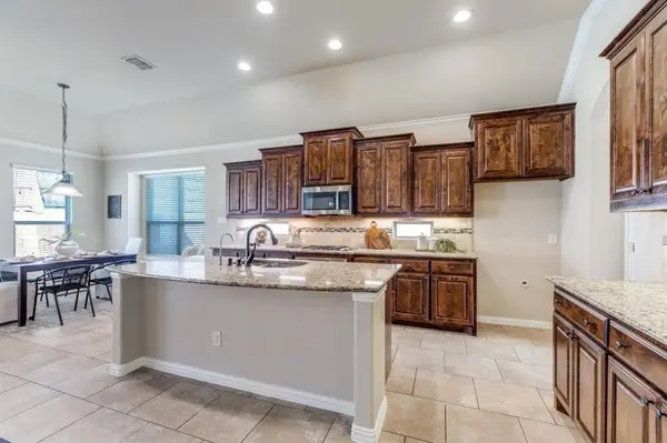 9650 Amberwoods Lane, Frisco, TX 75035