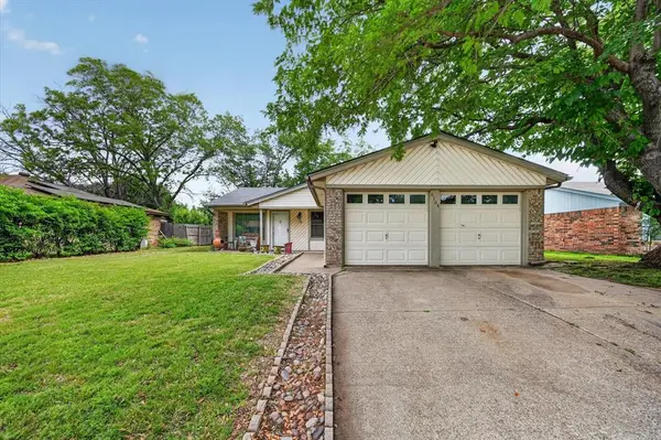 6304 Cascade Circle, Watauga, TX 76148