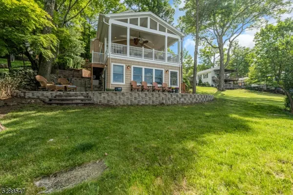 423A Lakeside Blvd, Hopatcong Boro, NJ 07843