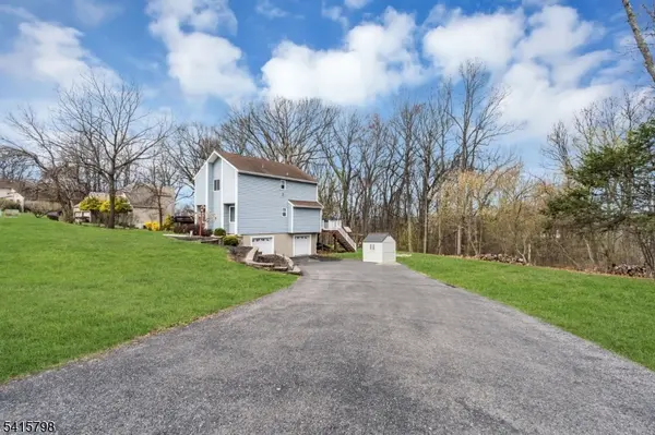 40 Blossom Rd, Hampton Boro, NJ 08827