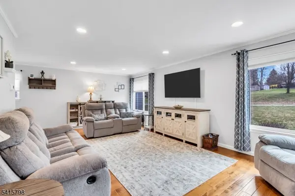 40 Blossom Rd, Hampton Boro, NJ 08827