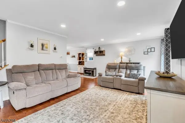 40 Blossom Rd, Hampton Boro, NJ 08827