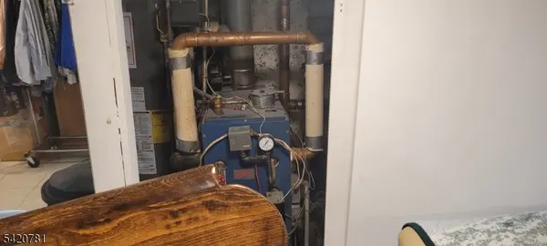 64 Seger Ave, Clifton City, NJ 07011