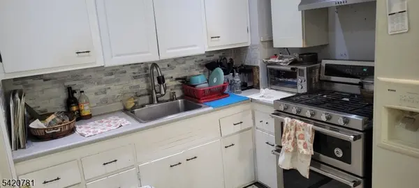 64 Seger Ave, Clifton City, NJ 07011