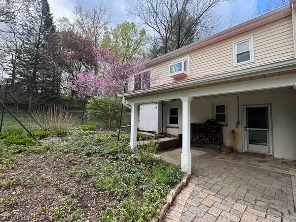 48 Jericho Rd, High Bridge Boro, NJ 08829