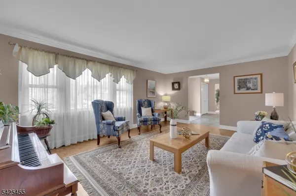 456 Steeplechase Ln, Bridgewater Twp., NJ 08807