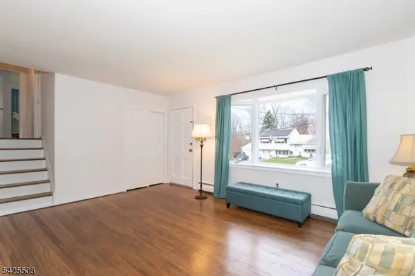 35 Sanford Dr, Randolph Twp., NJ 07869